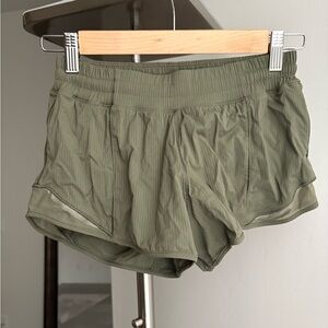 Lululemon athletic size 4 Olive Green Women's hotty hot shorts